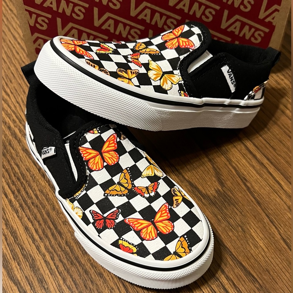 Kids slip on VANS size 11 (2 pairs available!)